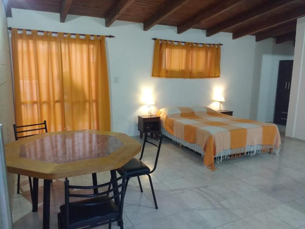 Complejo Nuestros Hijos Apartment *